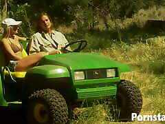 Pornstar Cassie Courtland Fucked Outdoors And Gets A Cumshot
