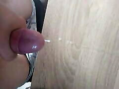 Mein Schwanz spritzt ab Mein Schwanz spritzt ab