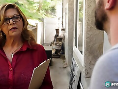 Brenda gets DPd in her second scene ever! - AnalQts