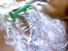 वह प्रस्तुत करने के लिए एक दाढ़ी के साथ, भाड़ में जाओ और चेहरे की