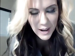 Hot Gf Interrupts Boyfriends Video Game To Fuck